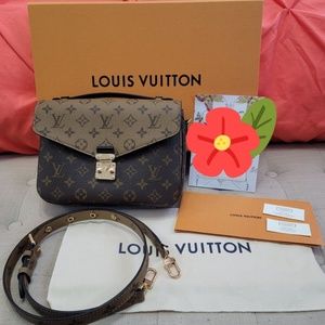 LV POCHETTE MÉTIS MONOGRAM (SOLD)